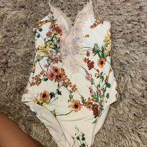 One piece swim suit